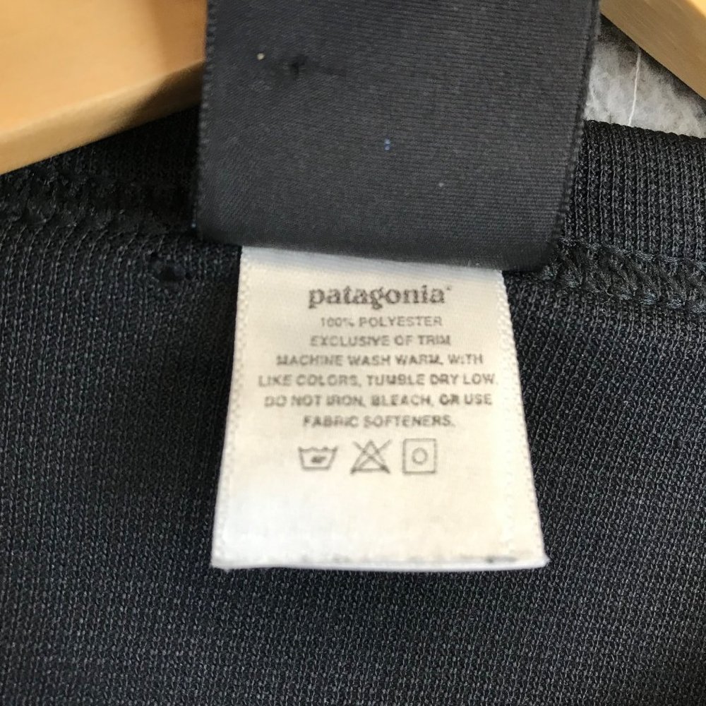 Vintage Patagonia Shirt Mens M Black Capilene Base Layer Active Long Sleeve - Picture 7 of 8